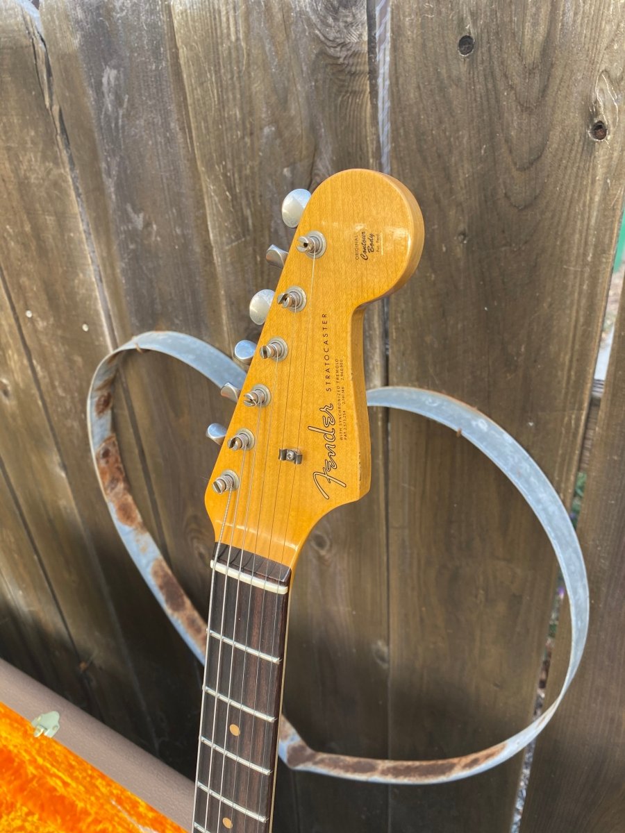 SOLD - Fender Stratocaster 1961 Journeyman Relic Shell Pink 2019 - Mahar's Vintage Guitars