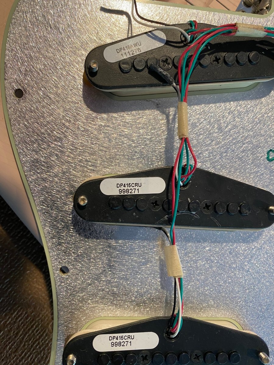 SOLD - Fender Stratocaster 1961 Journeyman Relic Shell Pink 2019 - Mahar's Vintage Guitars