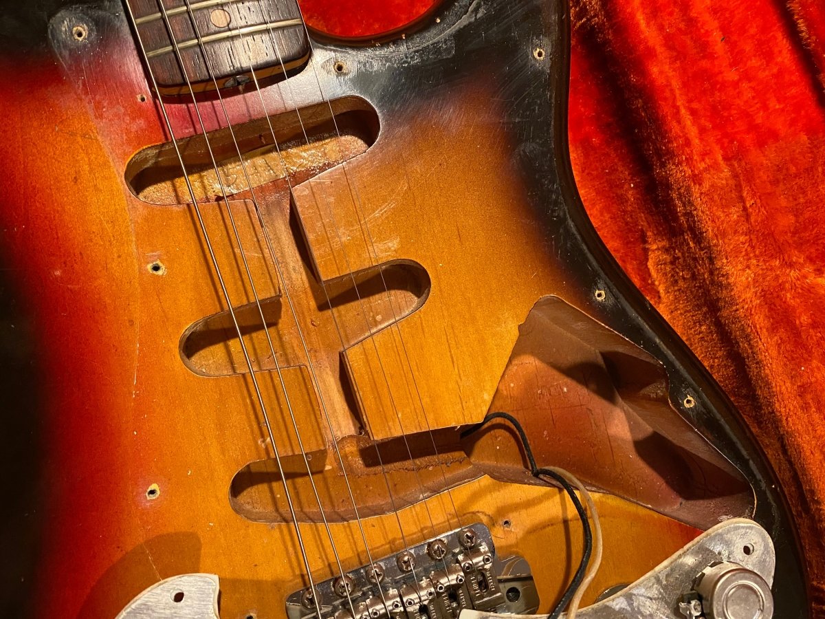 SOLD - Fender Stratocaster 1963 - Mahar's Vintage Guitars