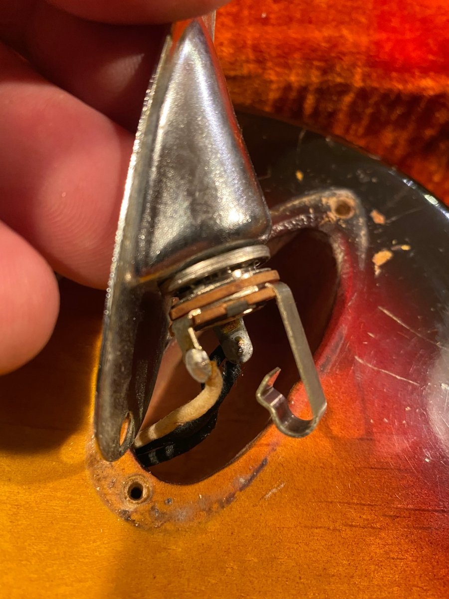 SOLD - Fender Stratocaster 1963 - Mahar's Vintage Guitars