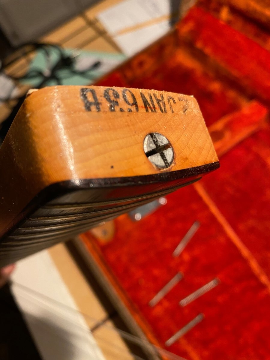 SOLD - Fender Stratocaster 1963 - Mahar's Vintage Guitars