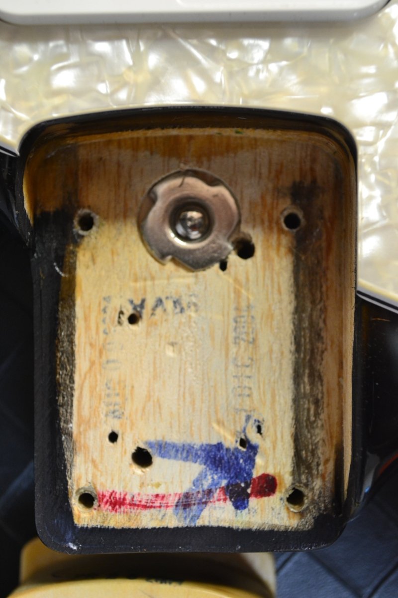 SOLD - Fender Stratocaster Buddy Guy 2005 Near Mint Sunburst - Mahar's Vintage Guitars