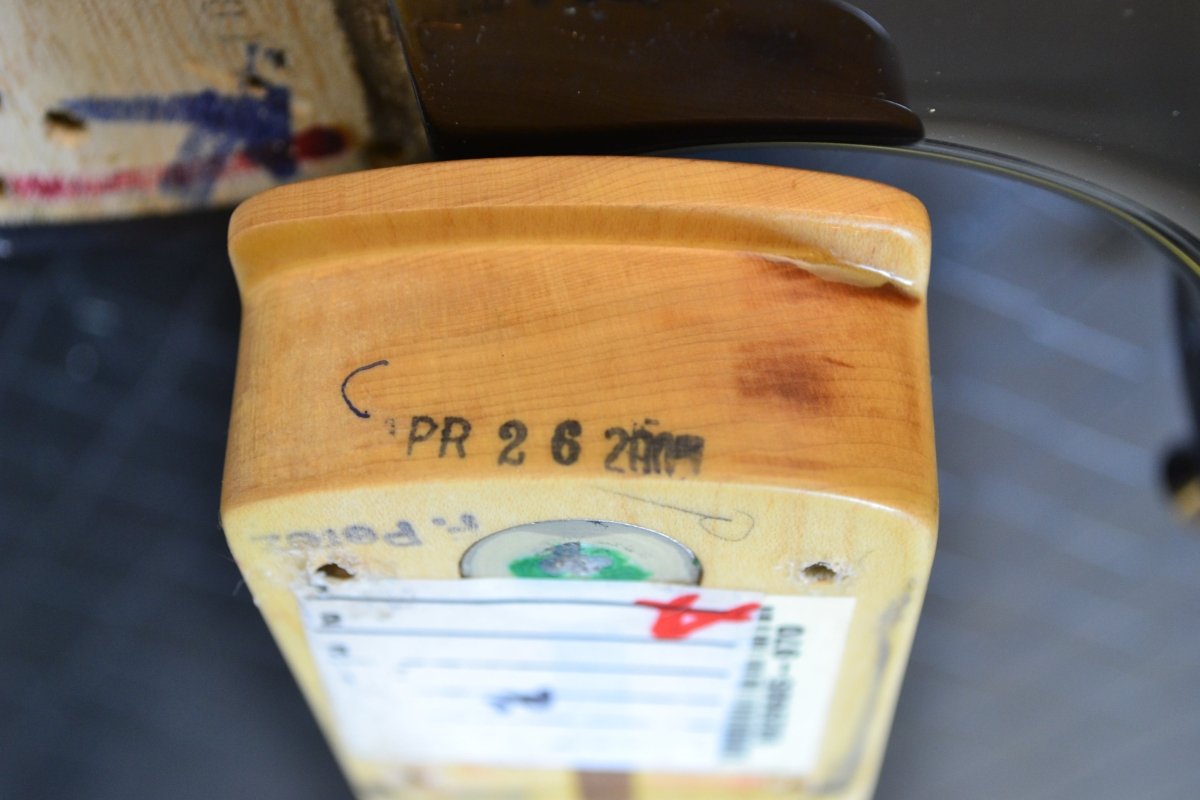 SOLD - Fender Stratocaster Buddy Guy 2005 Near Mint Sunburst - Mahar's Vintage Guitars