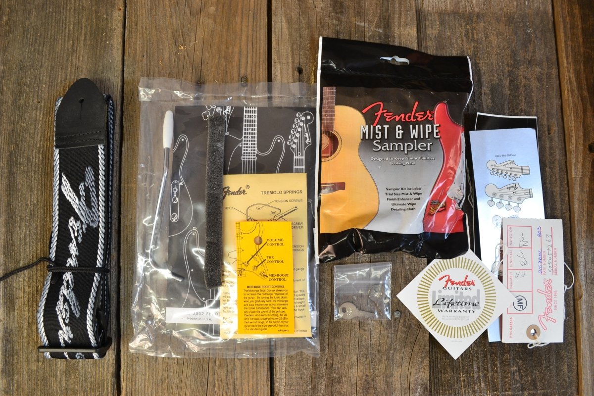 SOLD - Fender Stratocaster Buddy Guy 2005 Near Mint Sunburst - Mahar's Vintage Guitars