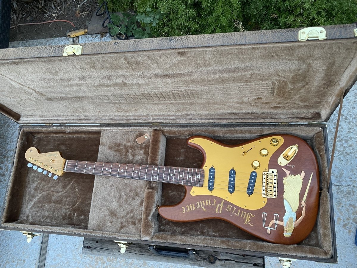 SOLD - Fender Stratocaster Custom Shop One - Off George Amicay Hand Carved - Mahar's Vintage Guitars