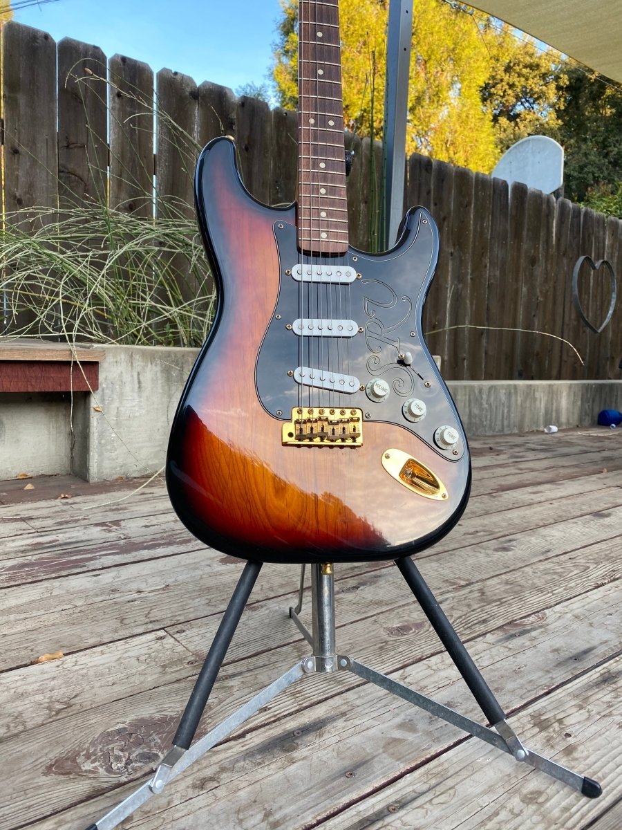 SOLD - Fender Stratocaster SRV Special Edition 1992 - Mahar's Vintage Guitars