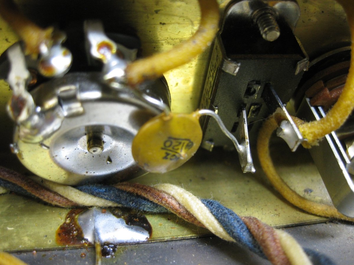 SOLD - Fender Vibrolux Reverb AA864 Pre CBS 1965 (February) - Mahar's Vintage Guitars