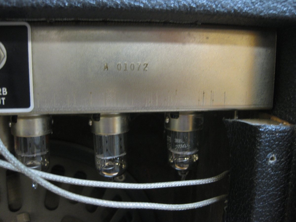 SOLD - Fender Vibrolux Reverb AA864 Pre CBS 1965 (February) - Mahar's Vintage Guitars