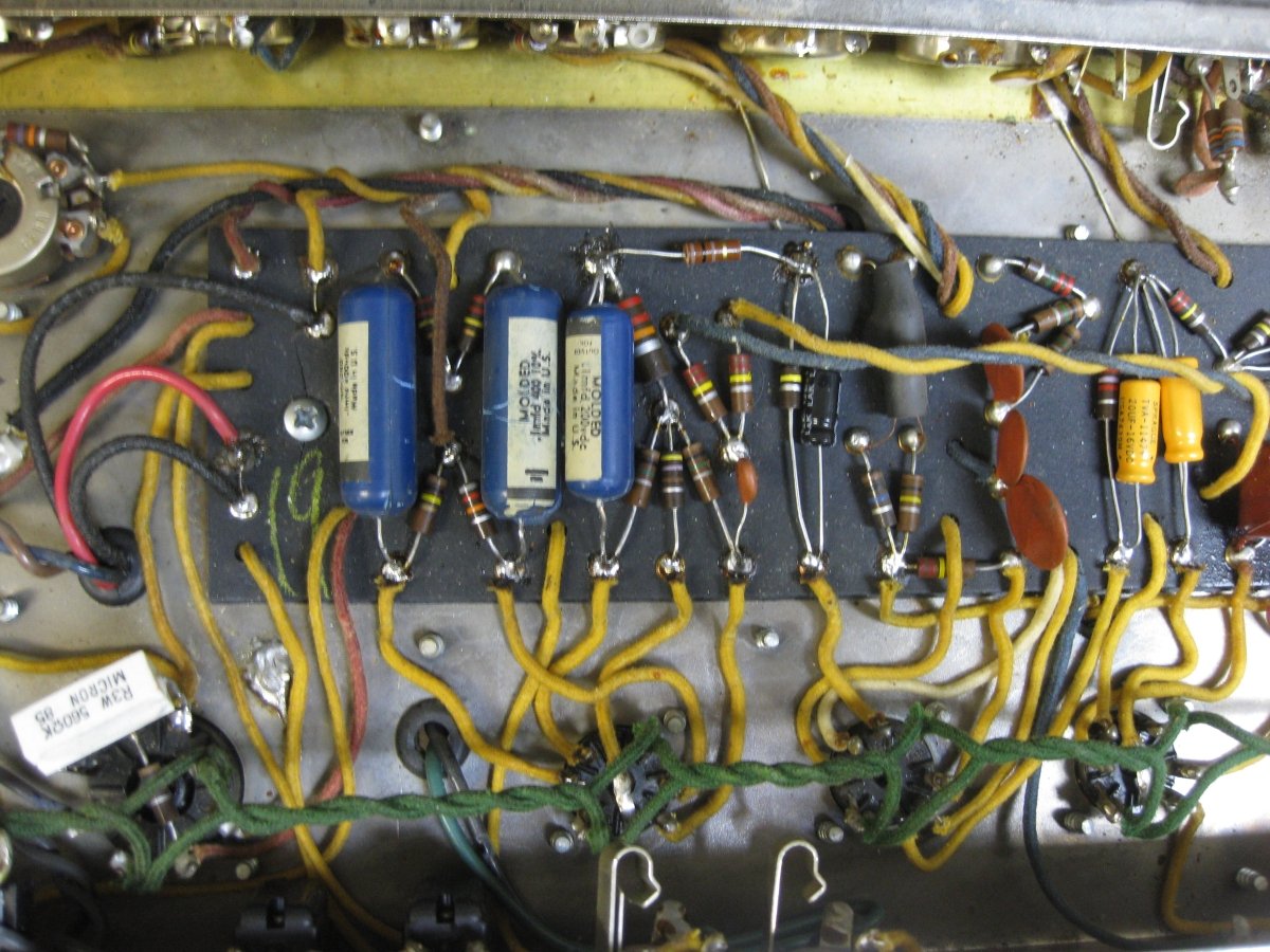 SOLD - Fender Vibrolux Reverb AA864 Pre CBS 1965 (February) - Mahar's Vintage Guitars