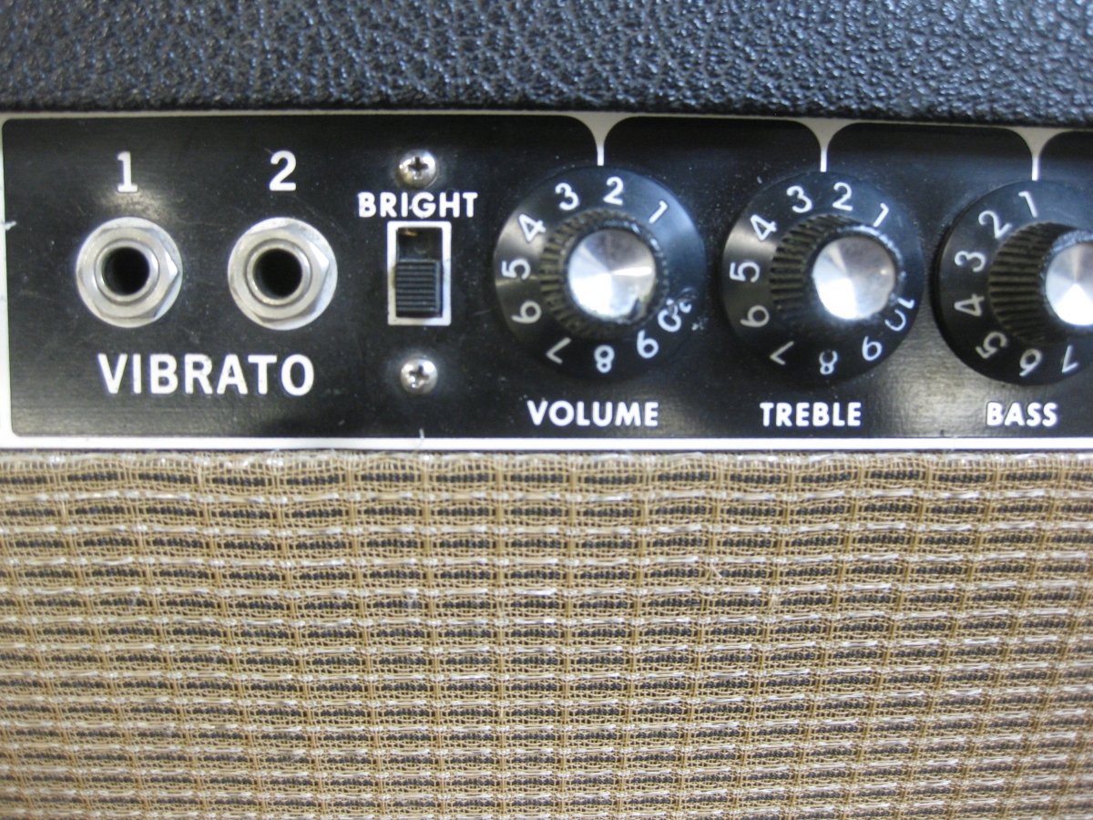 SOLD - Fender Vibrolux Reverb AA864 Pre CBS 1965 (February) - Mahar's Vintage Guitars