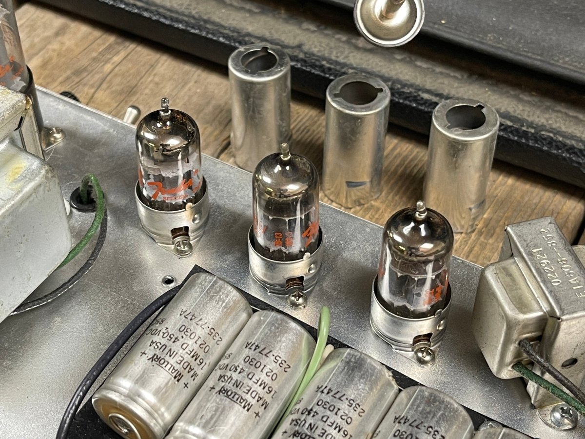 SOLD - Fender Vibrolux Reverb Amplifier 1977 - Mahar's Vintage Guitars