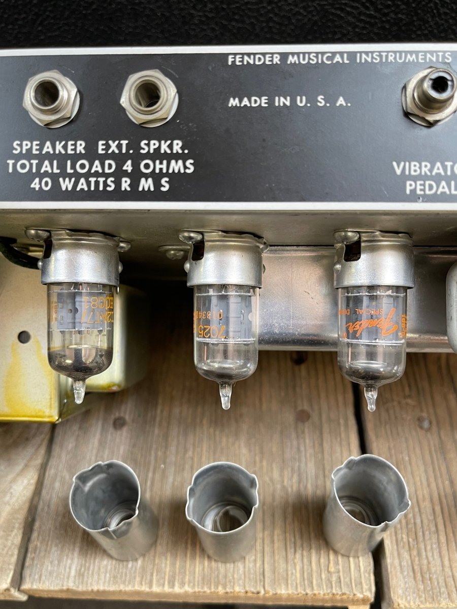 SOLD - Fender Vibrolux Reverb Amplifier 1977 - Mahar's Vintage Guitars