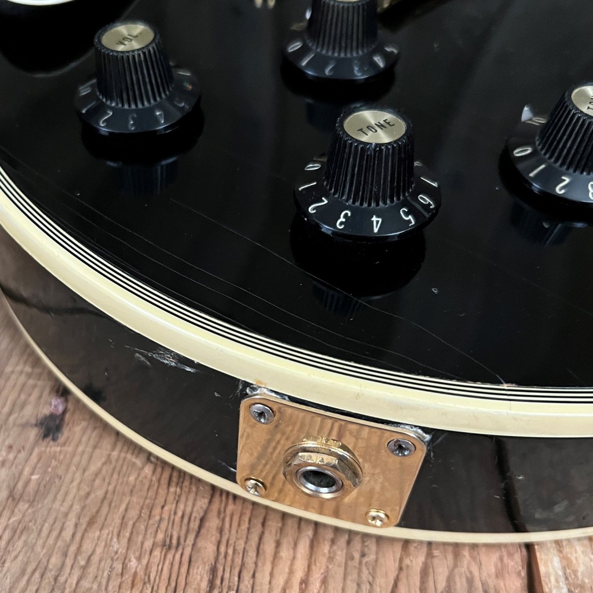 SOLD - Gibson 20th Anniversary Les Paul Custom Left Handed 1975 Black - Mahar's Vintage Guitars