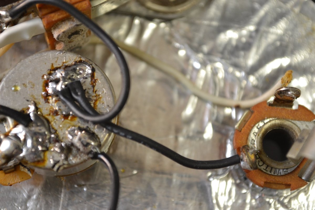 SOLD - Gibson Flying V 1980 Sunburst - Mahar's Vintage Guitars