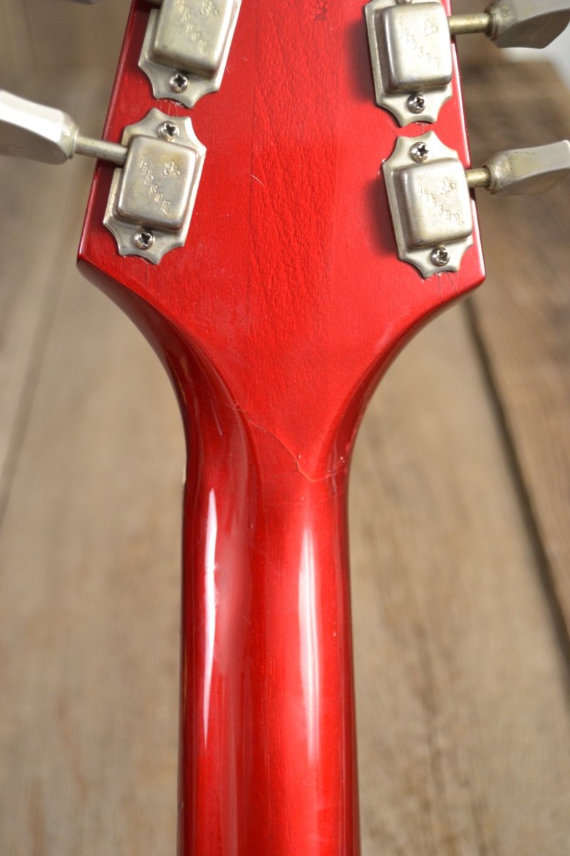 SOLD - Gibson Flying V 1982 Candy Apple Red - Mahar's Vintage Guitars