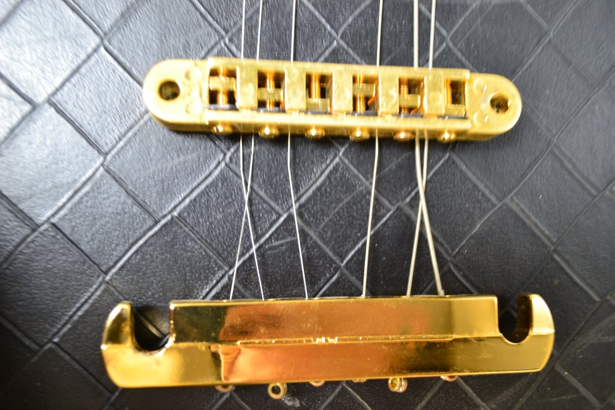 SOLD - Gibson Flying V 2004 1958 reissue natural mahogany - Mahar's Vintage Guitars