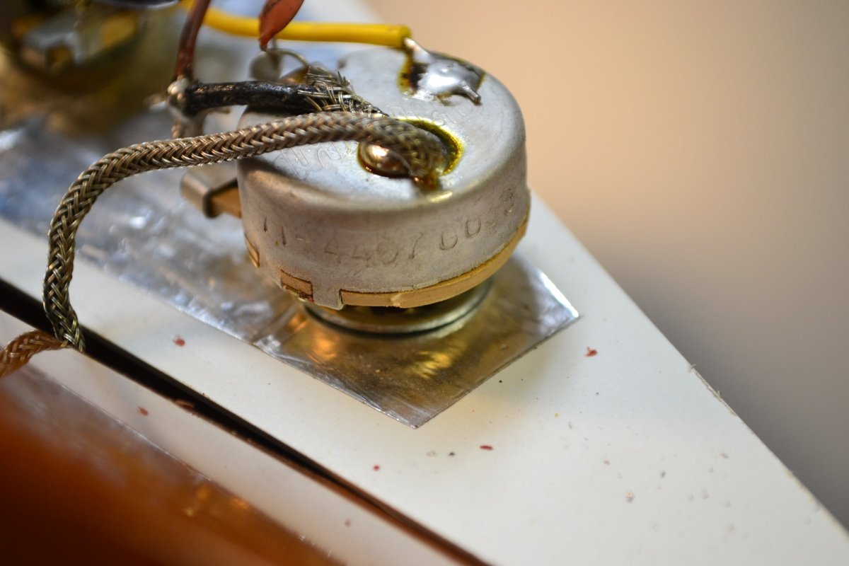 SOLD - Gibson Flying V 2004 1958 reissue natural mahogany - Mahar's Vintage Guitars