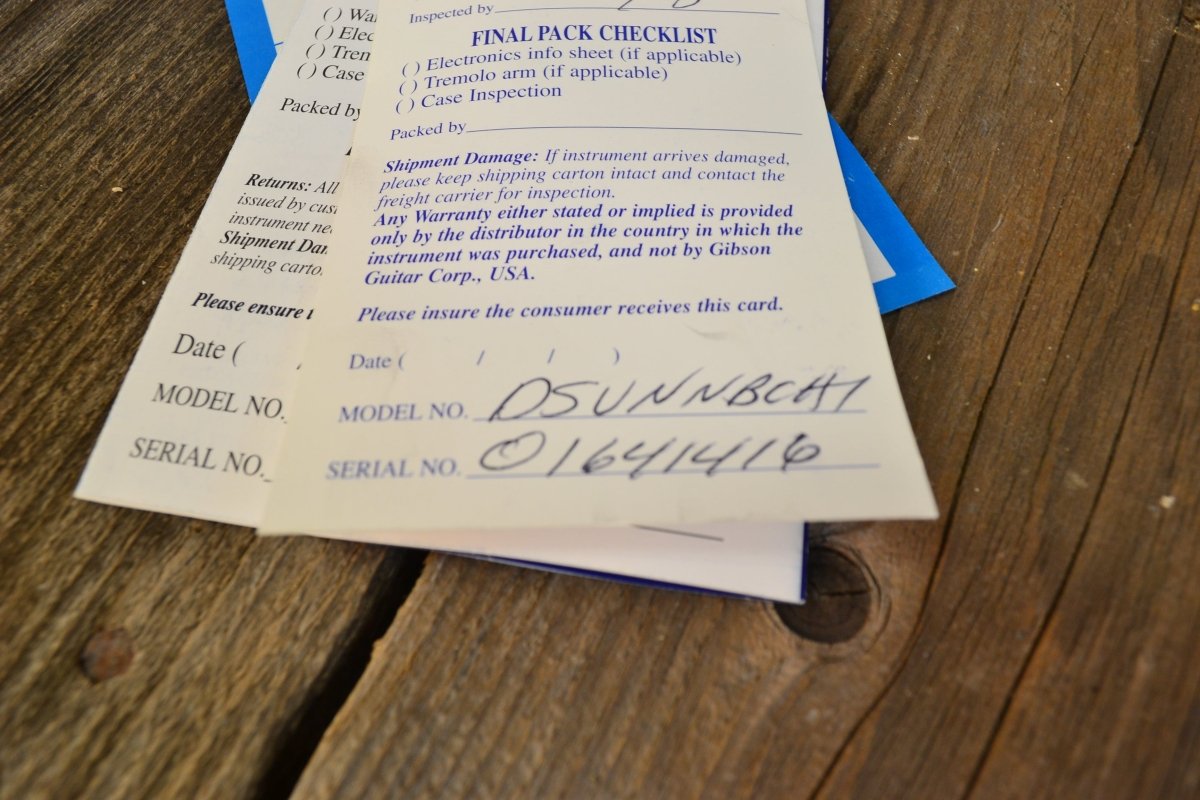 SOLD - Gibson Flying V Limited Edition 2001 - Mahar's Vintage Guitars