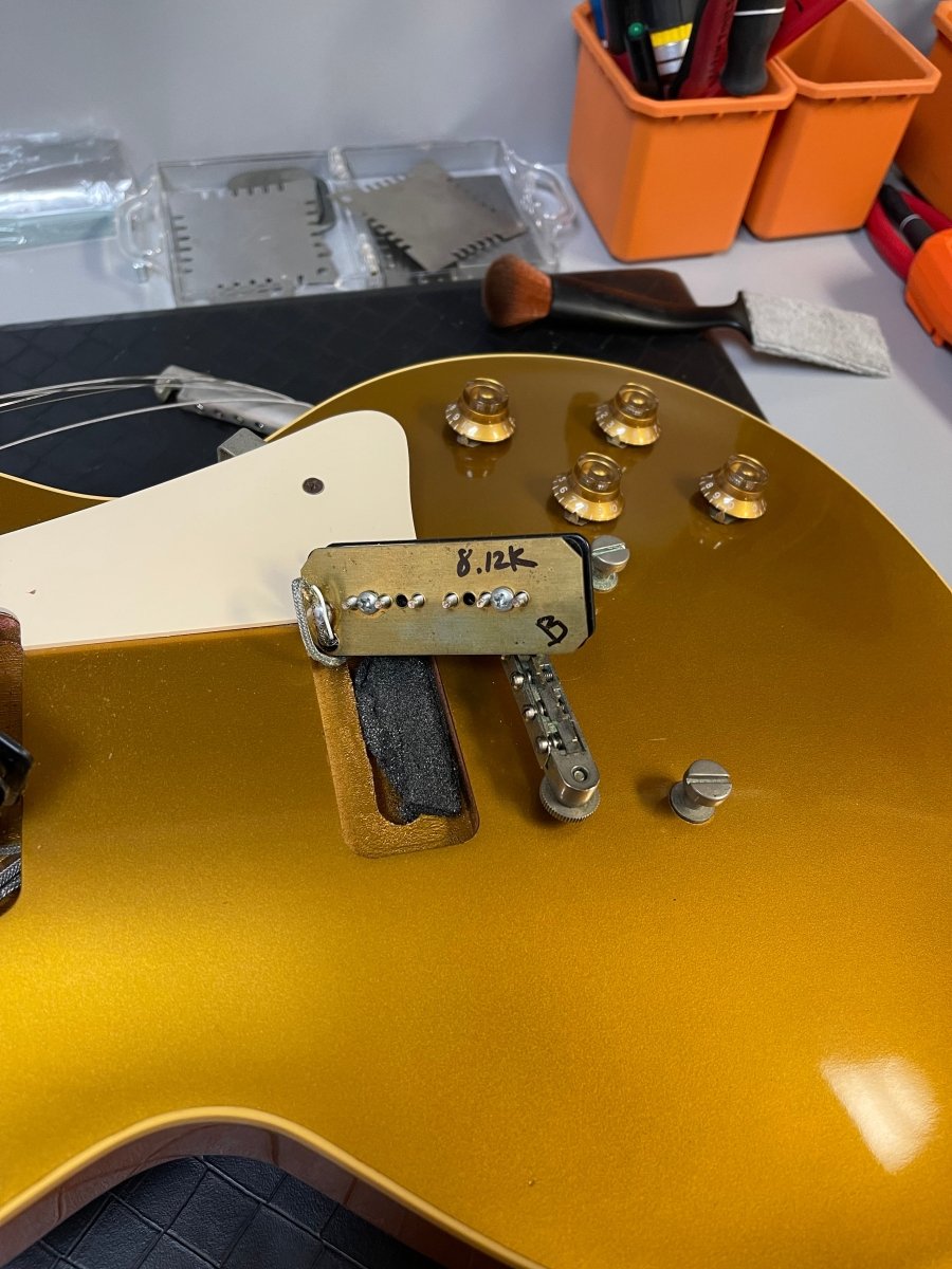 SOLD - Gibson Les Paul Goldtop R6 1956 Custom Shop Reissue 2001 - Mahar's Vintage Guitars