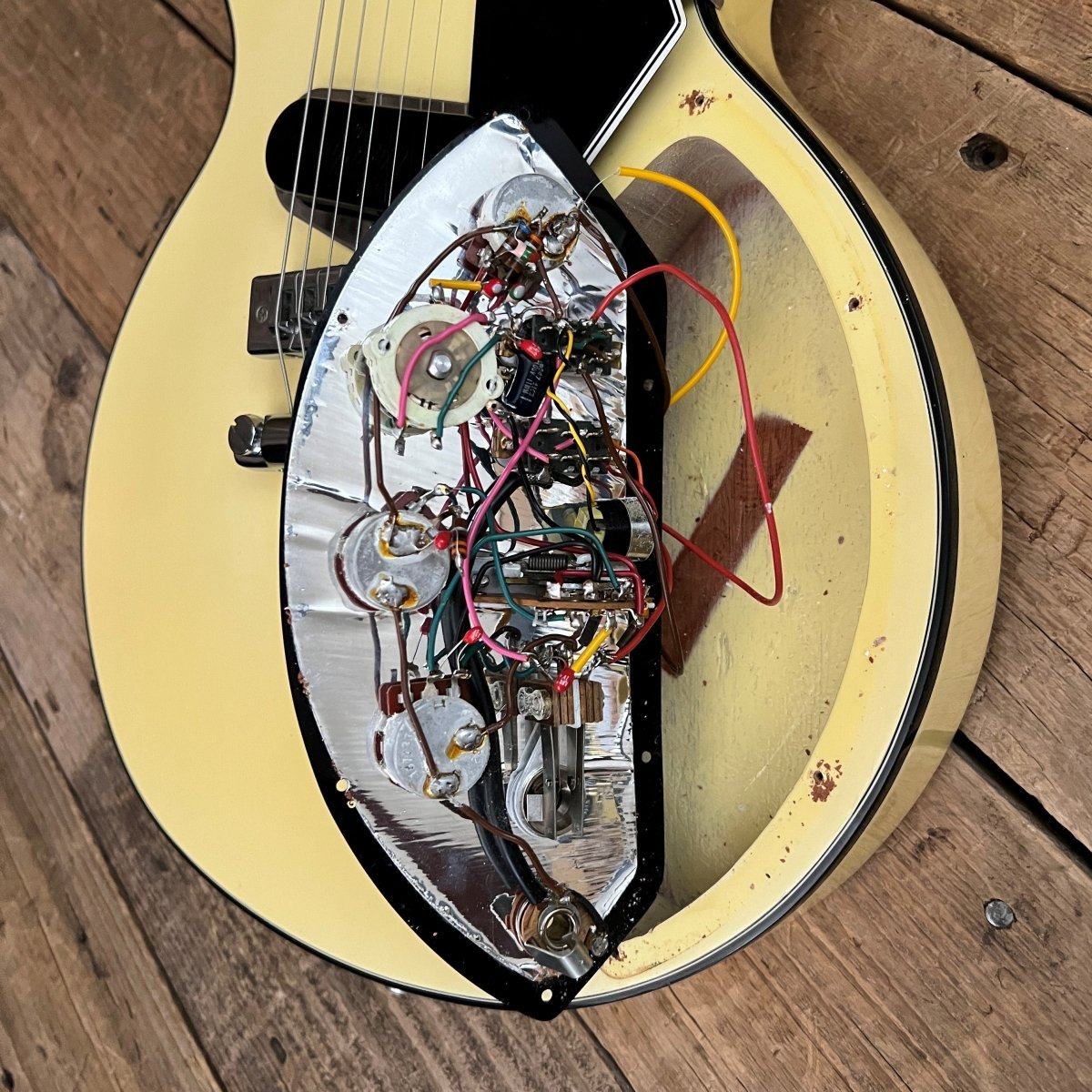 SOLD - Gibson Les Paul Recording Alpine White 1976 Near Mint - Mahar's Vintage Guitars