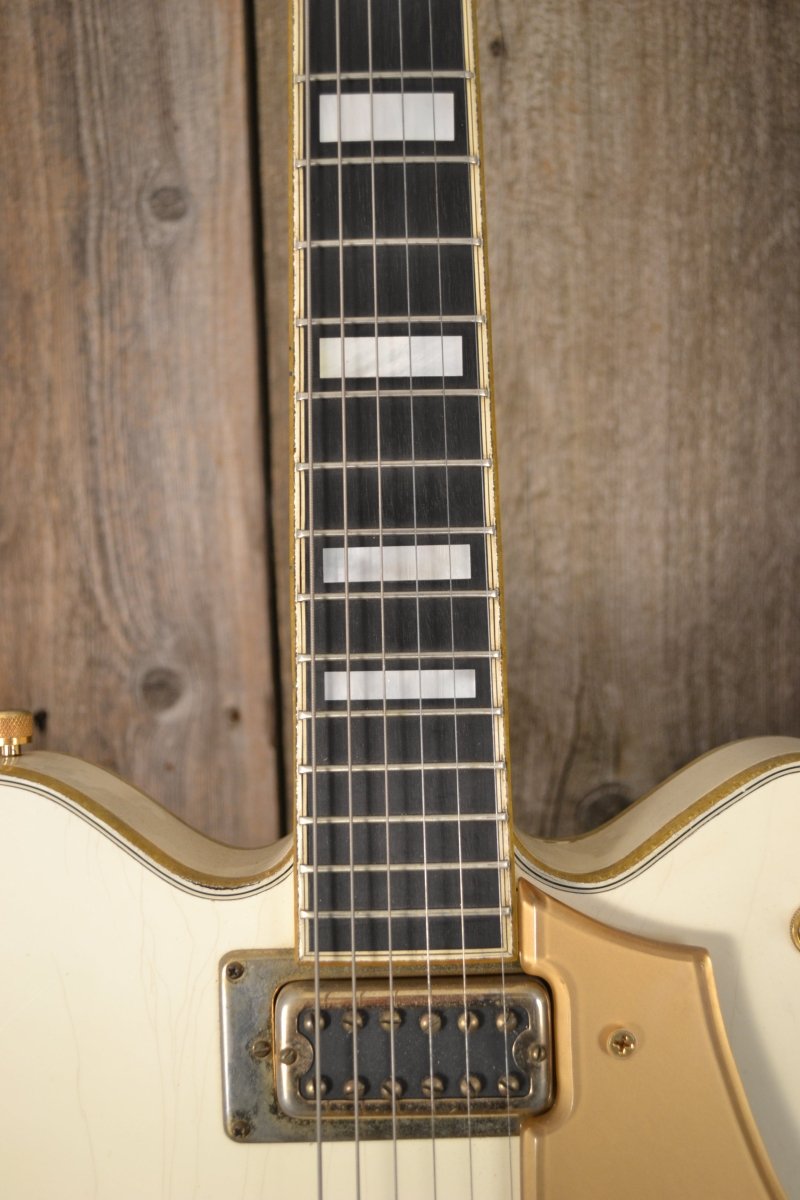 SOLD - Gretsch White Falcon Model 7595 1976 - Mahar's Vintage Guitars