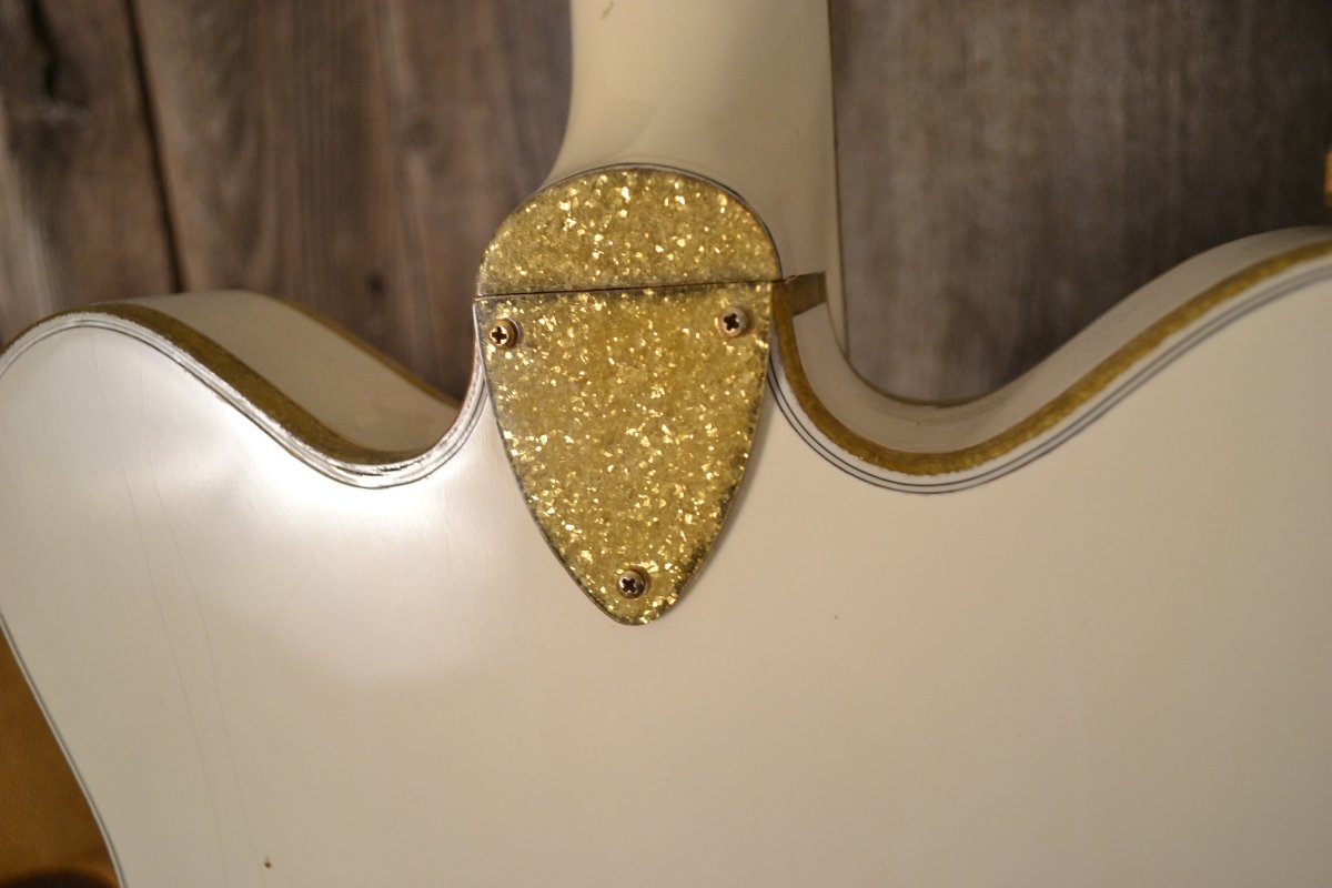 SOLD - Gretsch White Falcon Model 7595 1976 - Mahar's Vintage Guitars