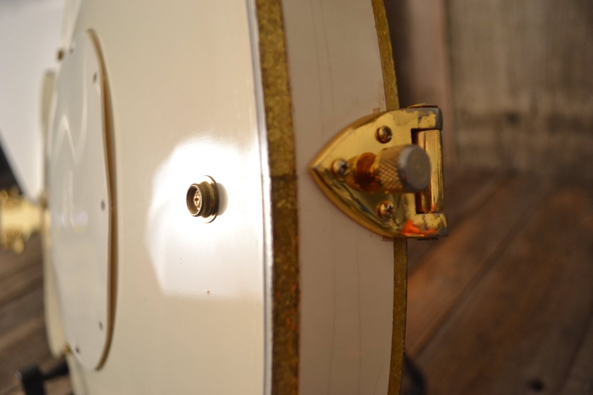 SOLD - Gretsch White Falcon Model 7595 1976 - Mahar's Vintage Guitars