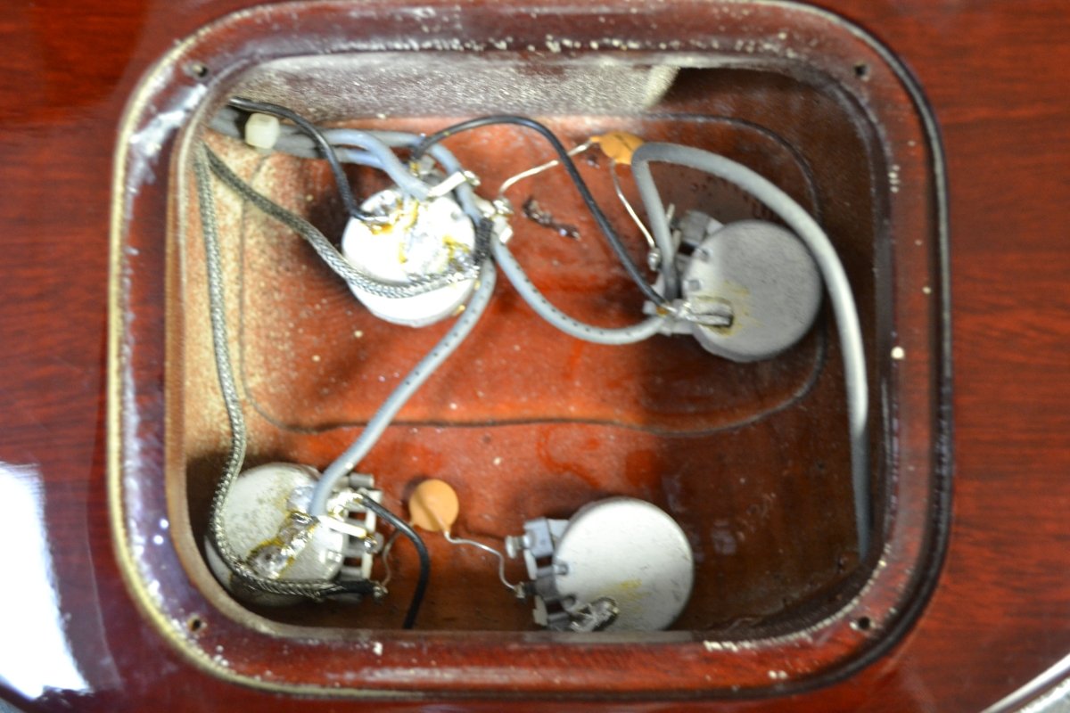 SOLD - Guild Bluesbird 1999 - Mahar's Vintage Guitars