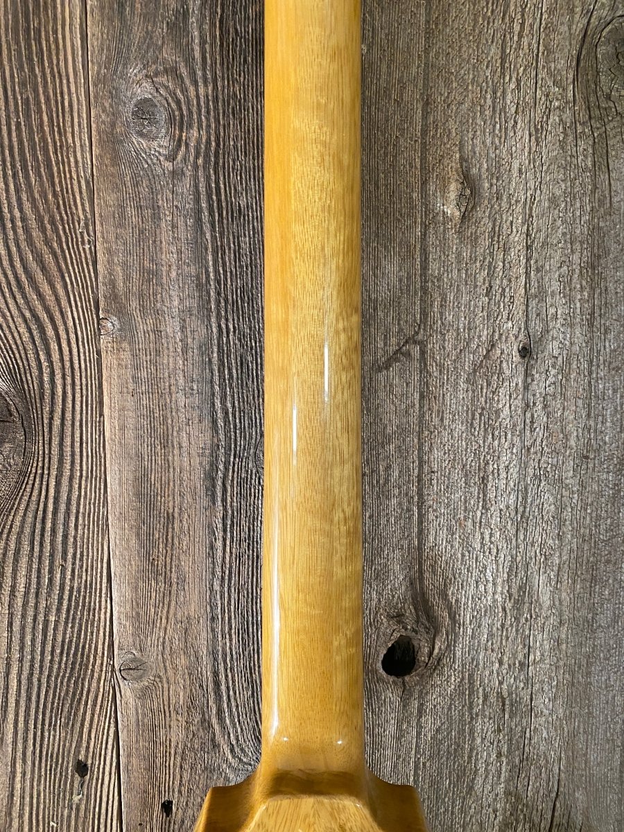 SOLD - Hamer Vector Korina Flying V 2005 Mint - Mahar's Vintage Guitars