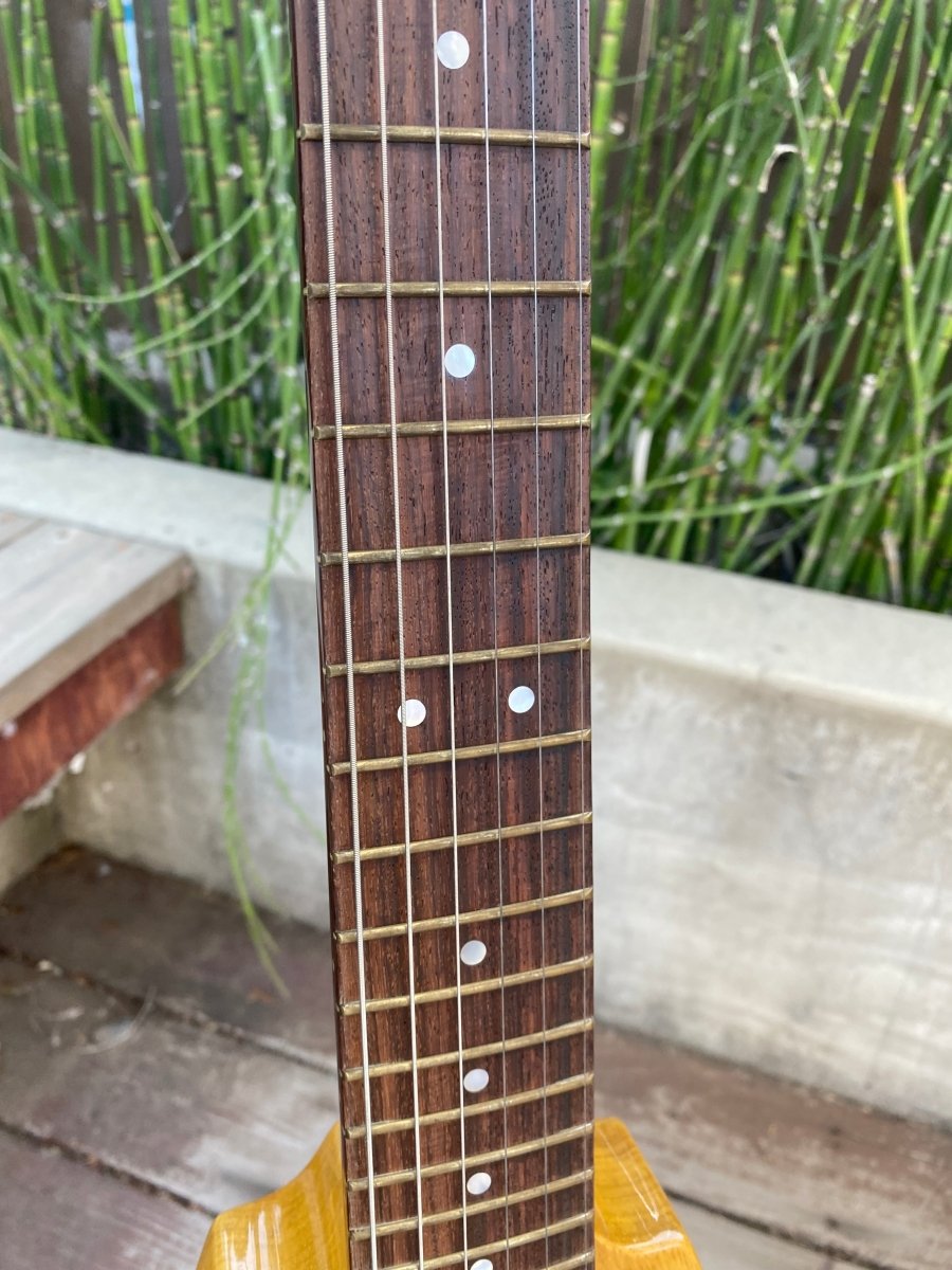 SOLD - Hamer Vector Korina Flying V 2005 Mint - Mahar's Vintage Guitars