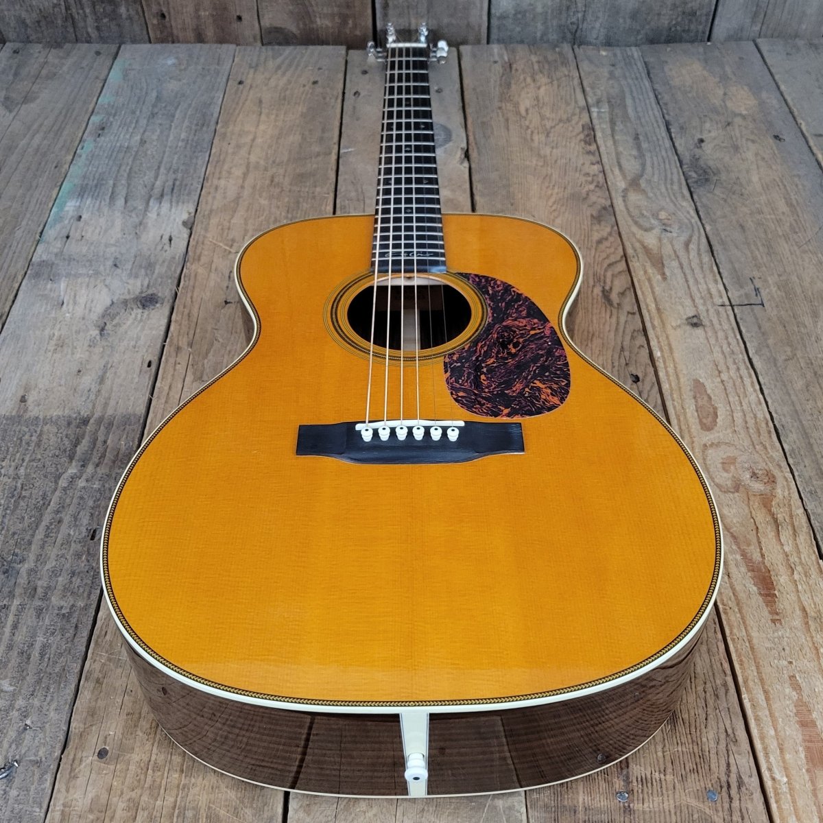 SOLD - Martin 000 - 28EC Eric Clapton Signature Model 2008 - Mahar's Vintage Guitars