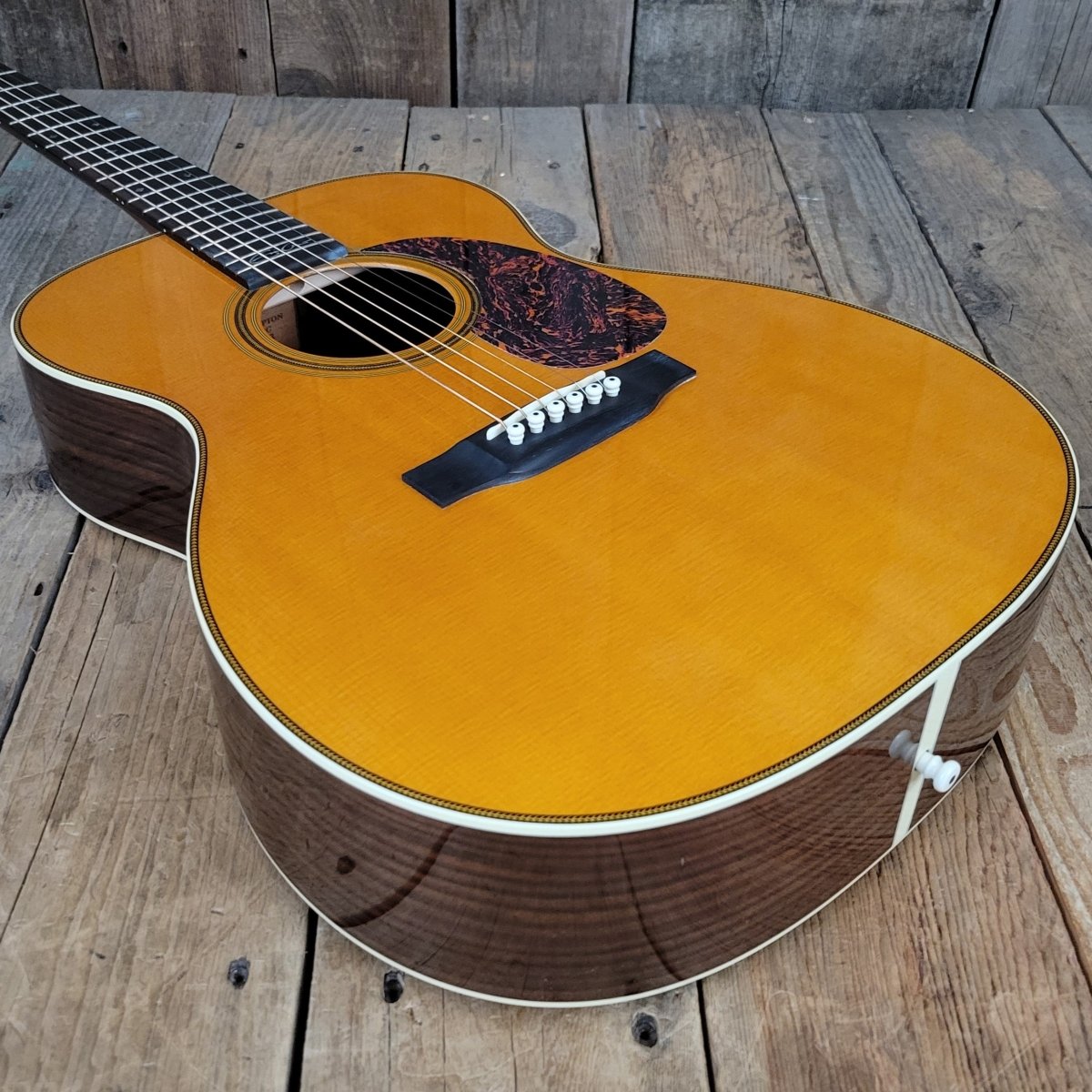 SOLD - Martin 000 - 28EC Eric Clapton Signature Model 2008 - Mahar's Vintage Guitars