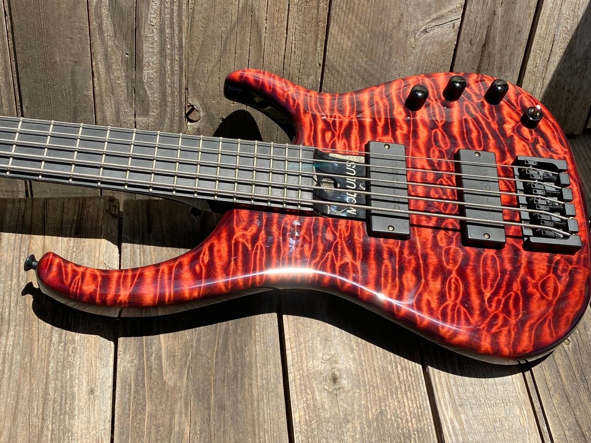 SOLD - Modulus Q5 Bass 2007 - Mahar's Vintage Guitars