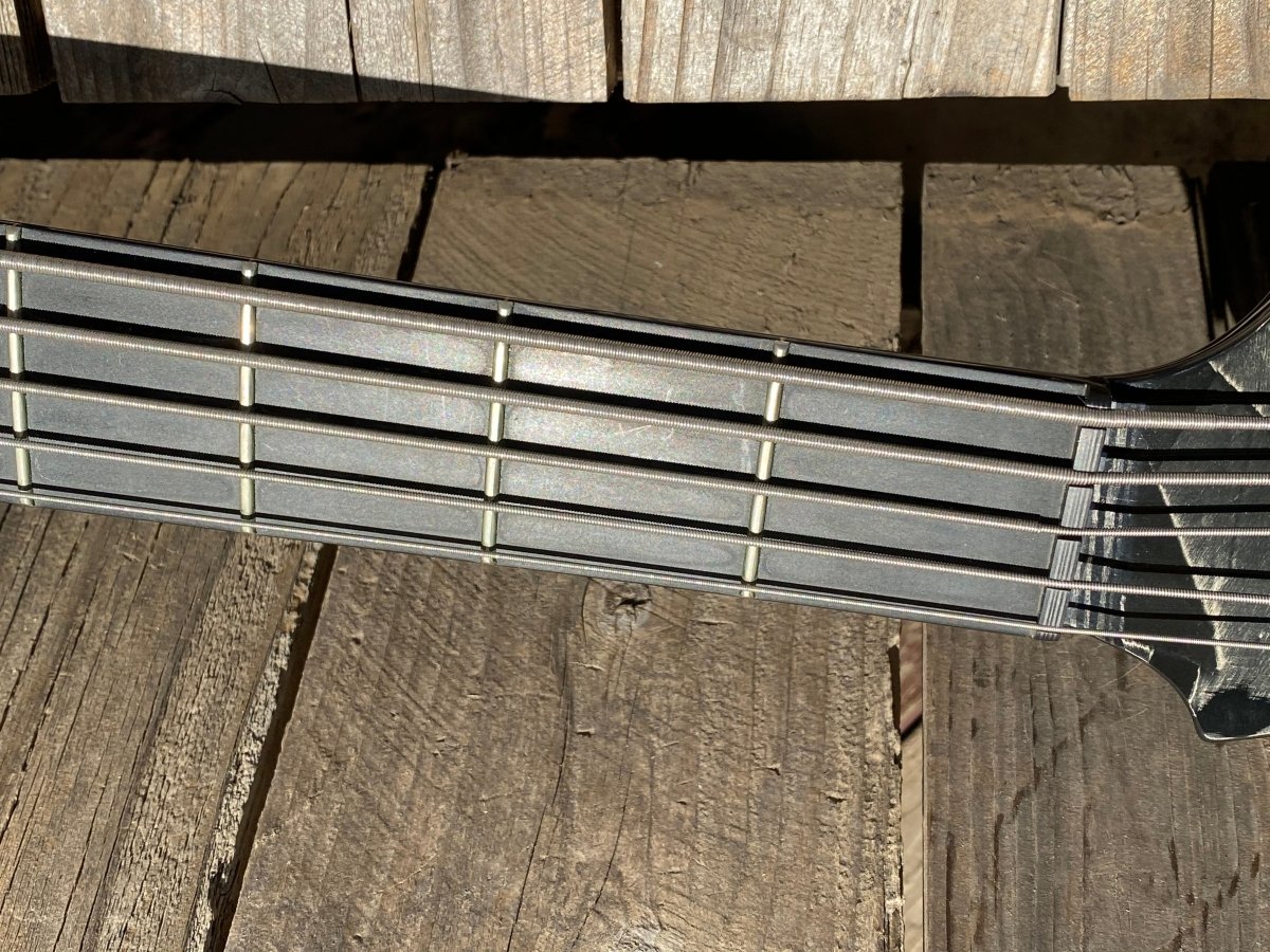 SOLD - Modulus Q5 Bass 2007 - Mahar's Vintage Guitars