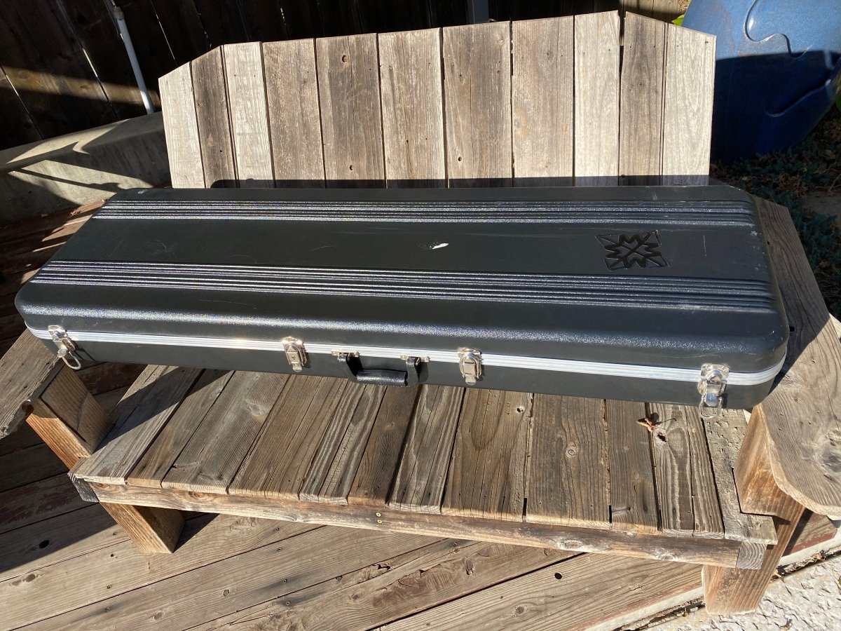 SOLD - Modulus Q5 Bass 2007 - Mahar's Vintage Guitars