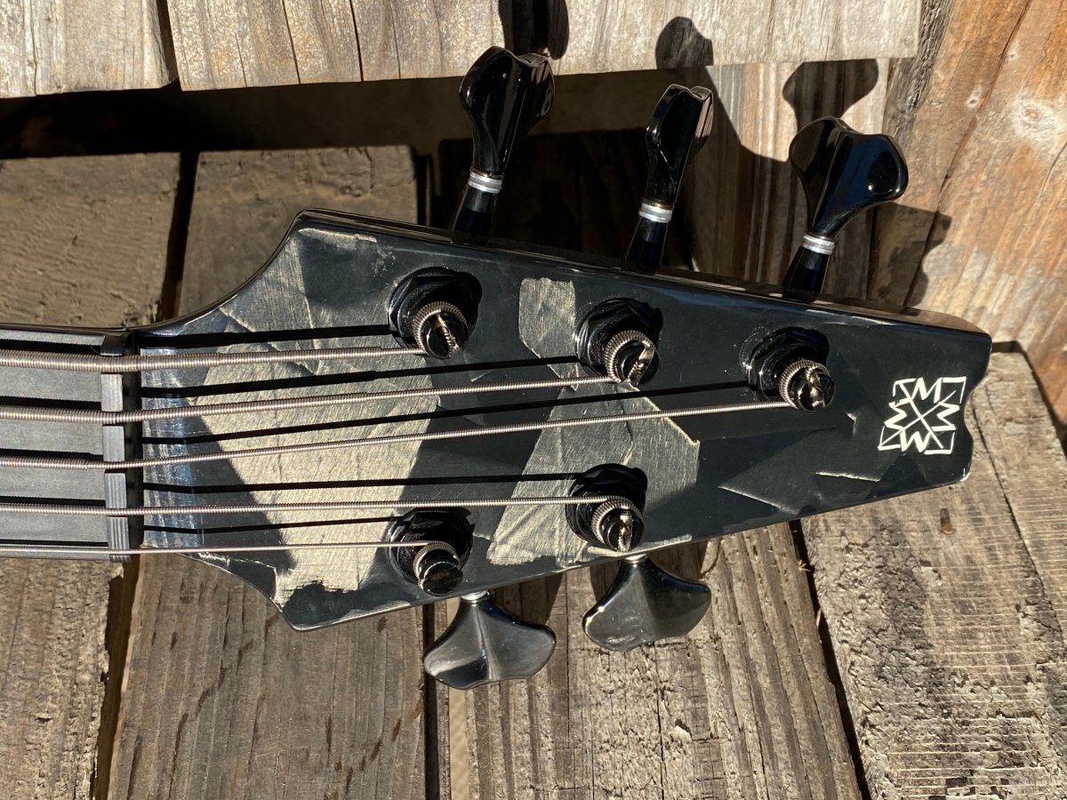 SOLD - Modulus Q5 Bass 2007 - Mahar's Vintage Guitars