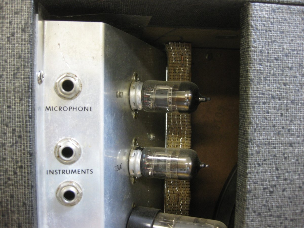 SOLD - Silvertone 1482 Guitar Amp 1960s - Mahar's Vintage Guitars