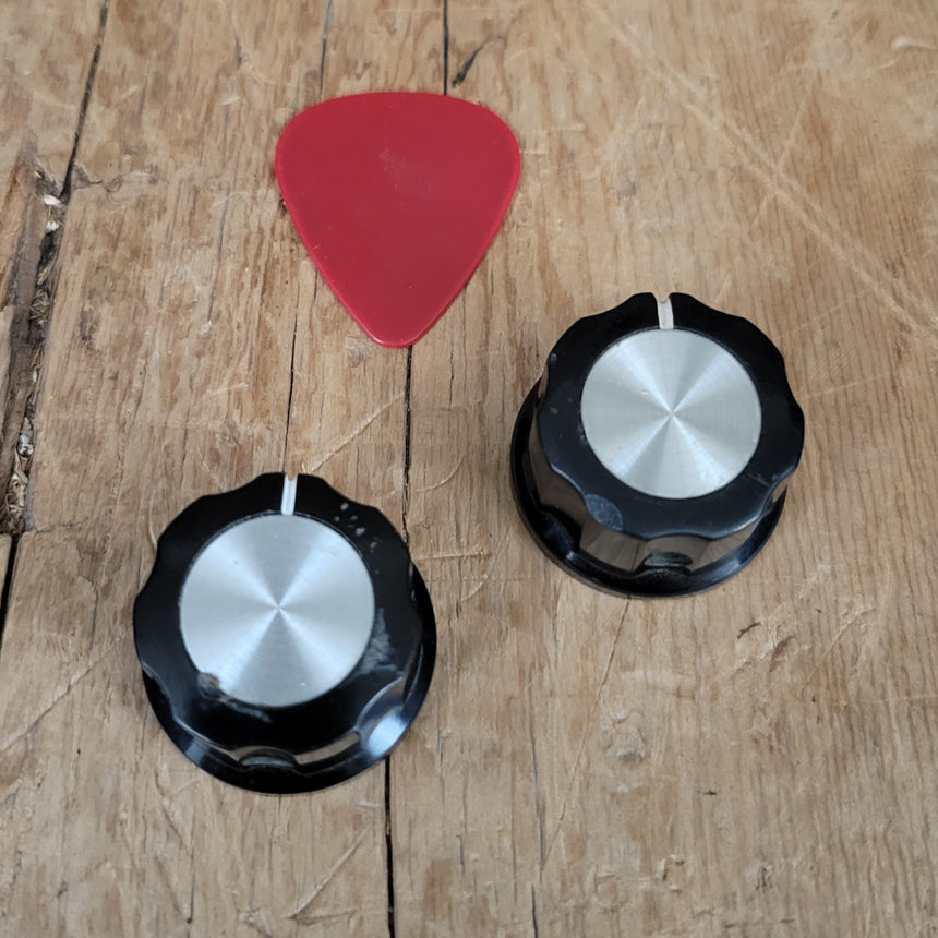Unbranded Black reflector knobs Taiwan 70s pedals
