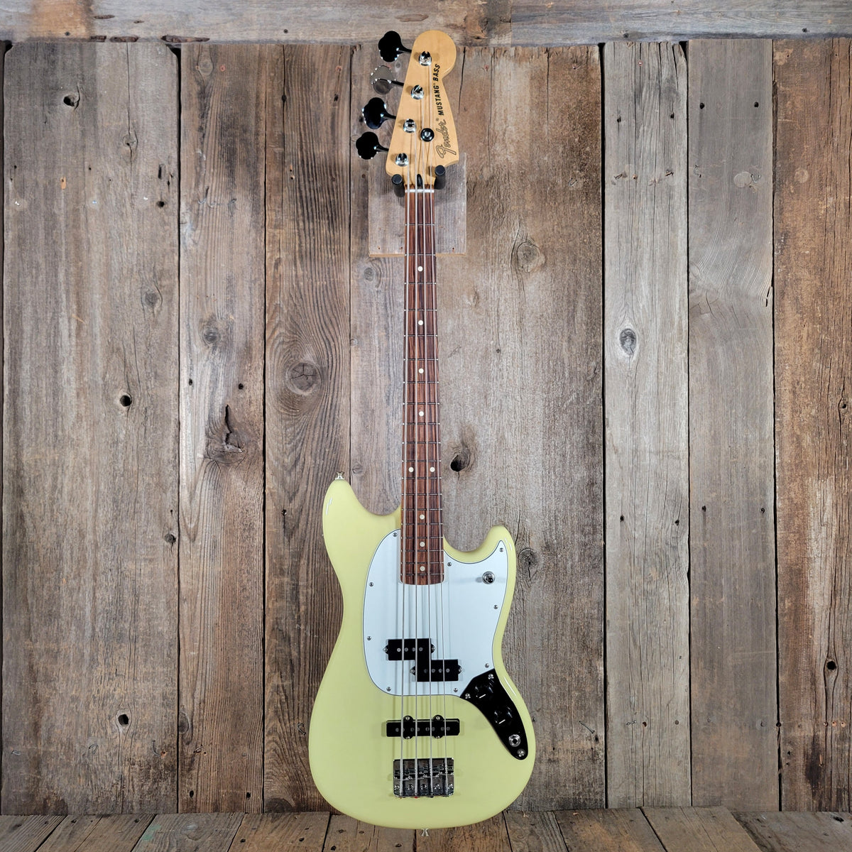 Fender Mustang Bass Player PJ 2023 Made in Mexico with Road Runner Gig Bag – Short Scale Versatility