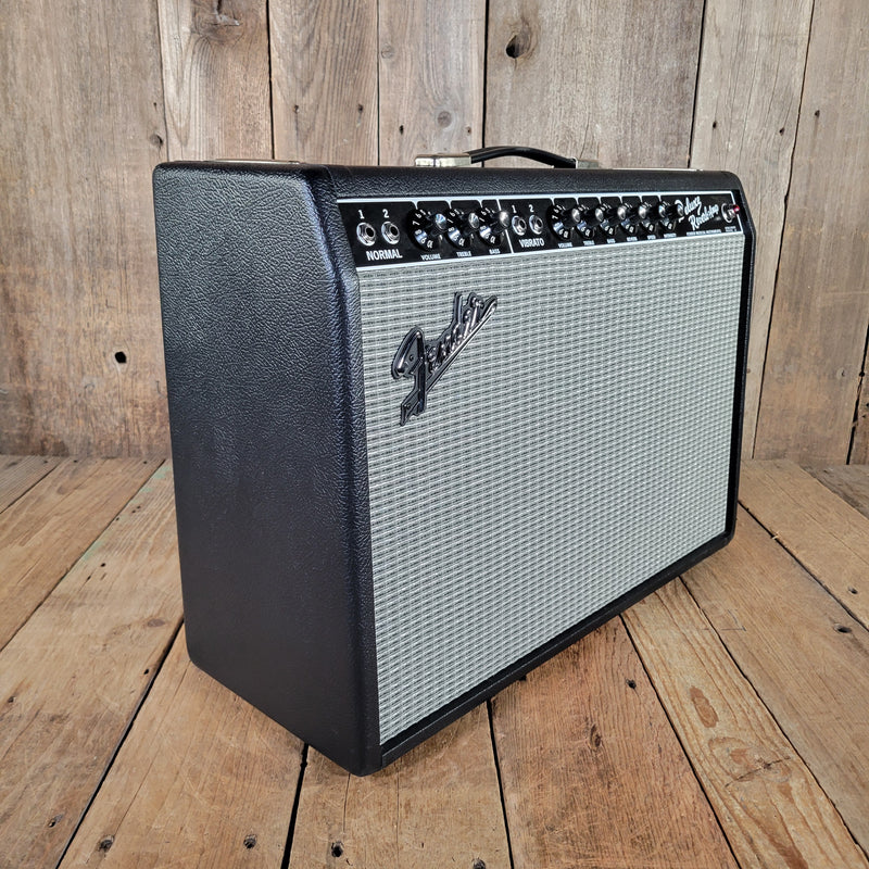 Fender ’65 Deluxe Reverb Reissue 2021 – Black Panel, Near Mint with Cover