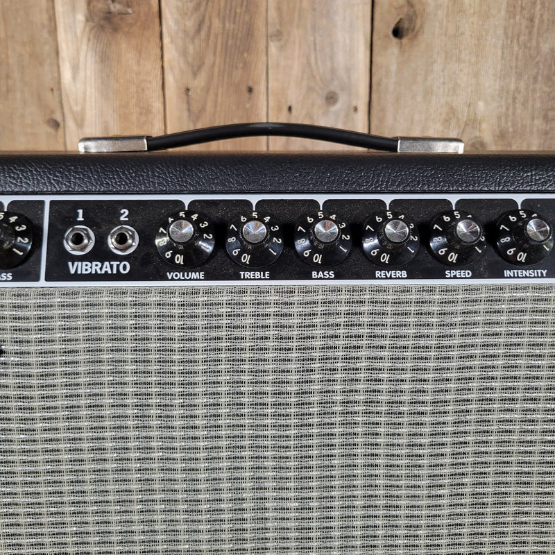 Fender ’65 Deluxe Reverb Reissue 2021 – Black Panel, Near Mint with Cover