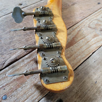 Fender Precision Bass 1954 – Black Guard Butterscotch Blonde, Vintage
