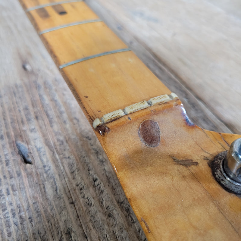 Fender Precision Bass 1954 – Black Guard Butterscotch Blonde, Vintage