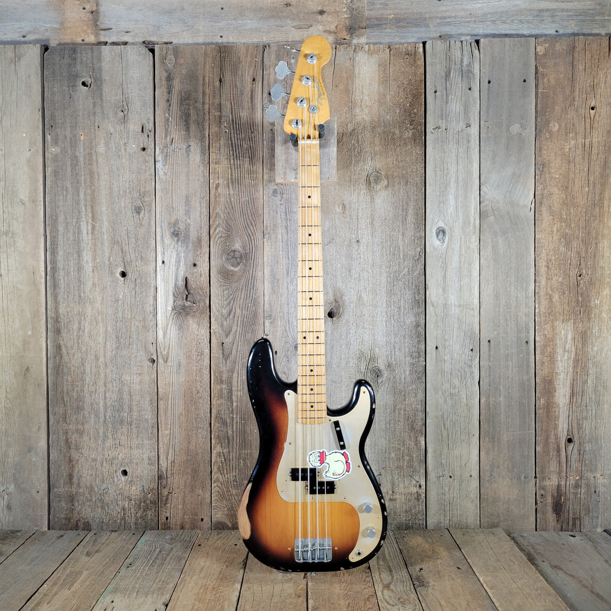 Fender Road Worn Precision Bass Sunburst 2009 – With Gig Bag