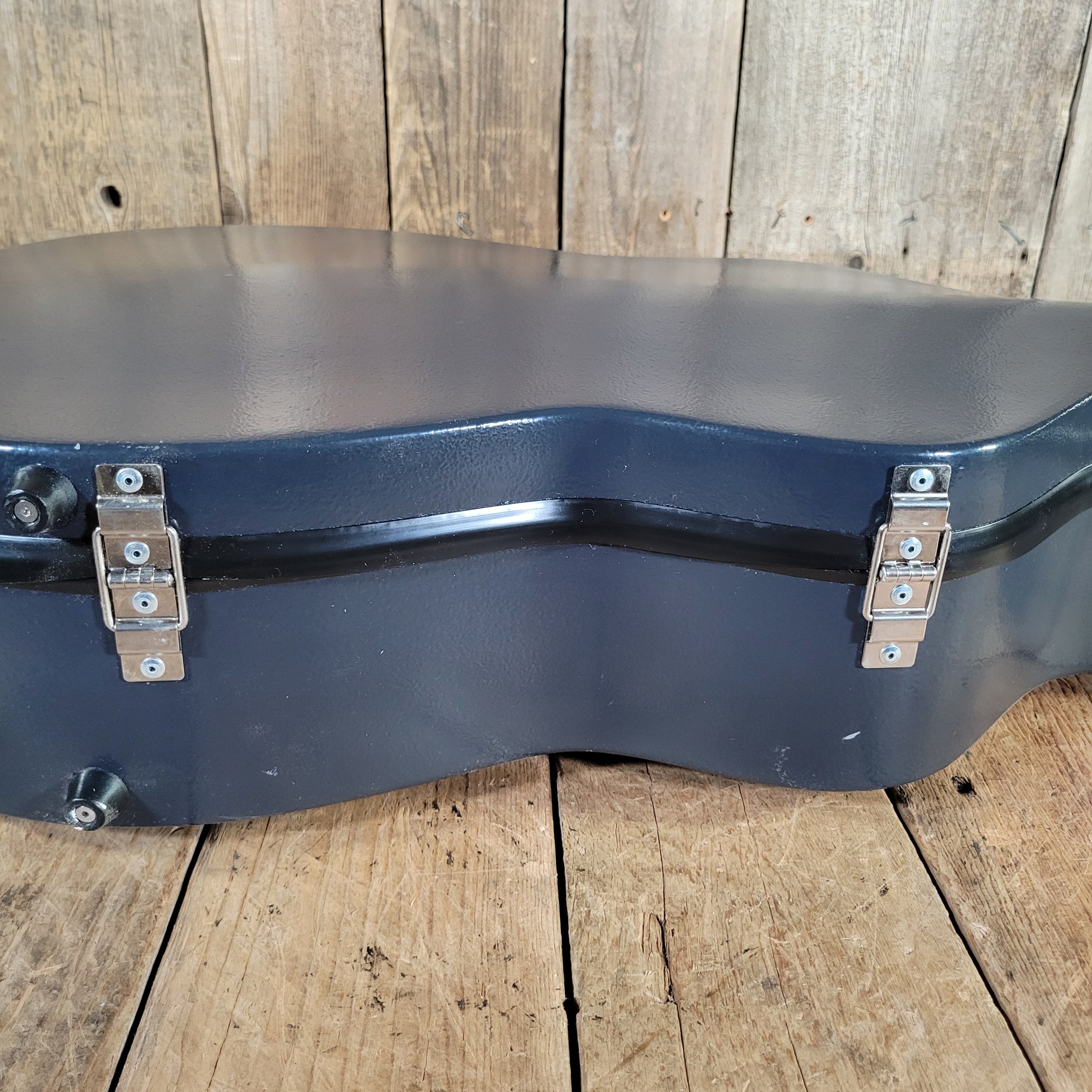 Calton Flight & Touring Case for 000 / OM Acoustic Guitar