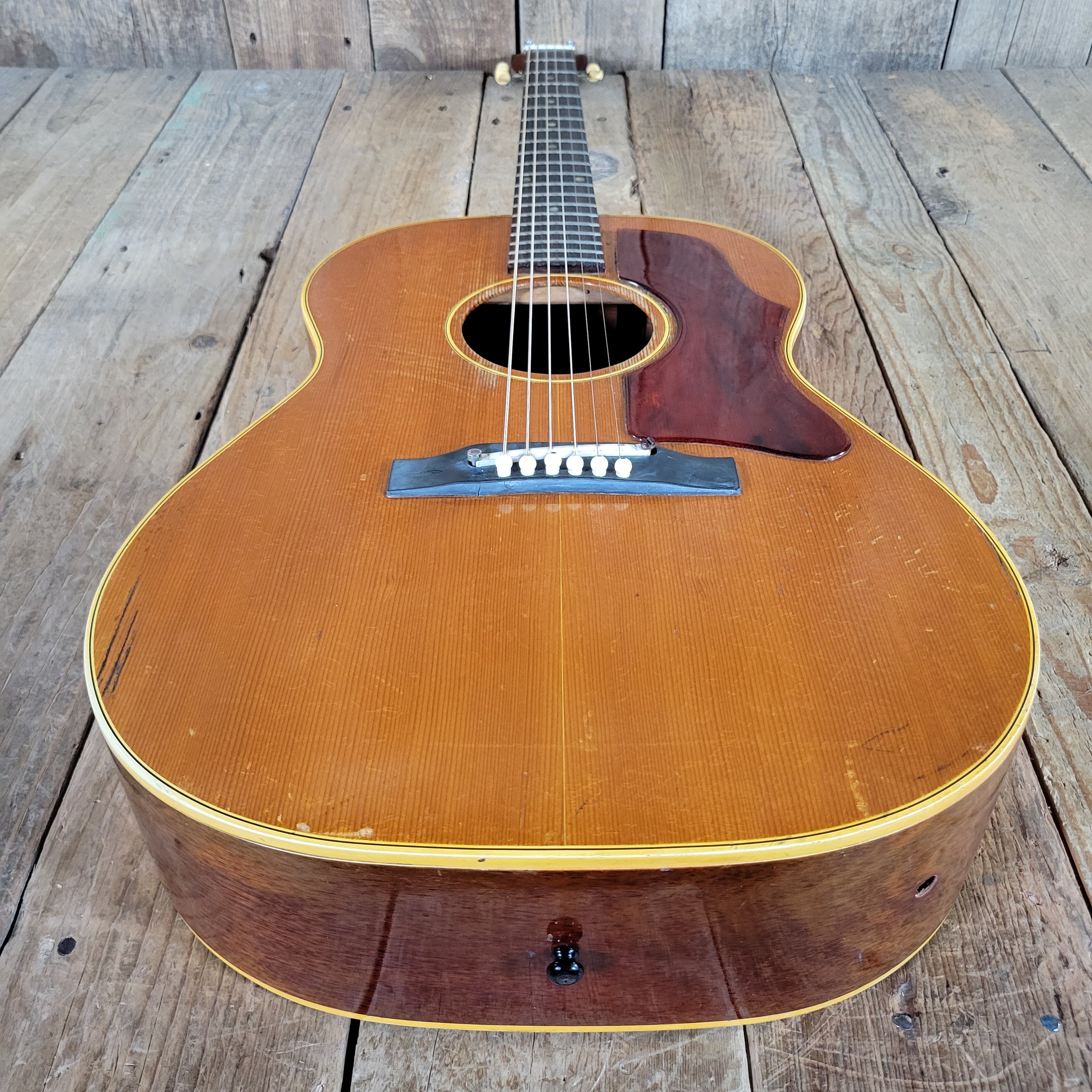 Gibson B-25 N 6 String with 1 11/16" nut