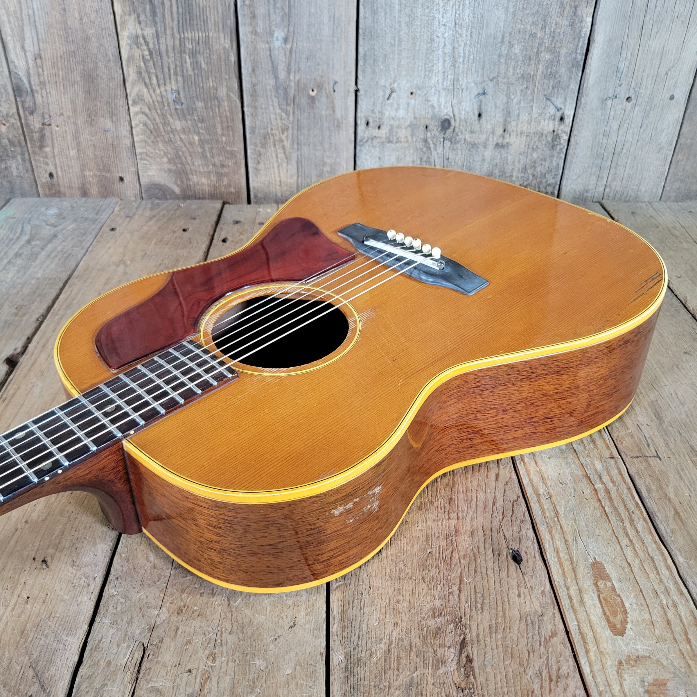 Gibson B-25 N 6 String with 1 11/16" nut