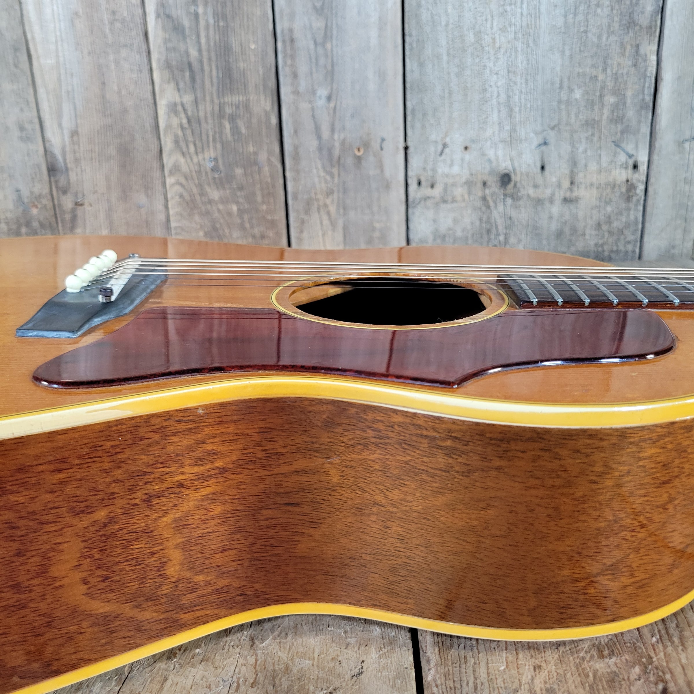 Gibson B-25 N 6 String with 1 11/16" nut