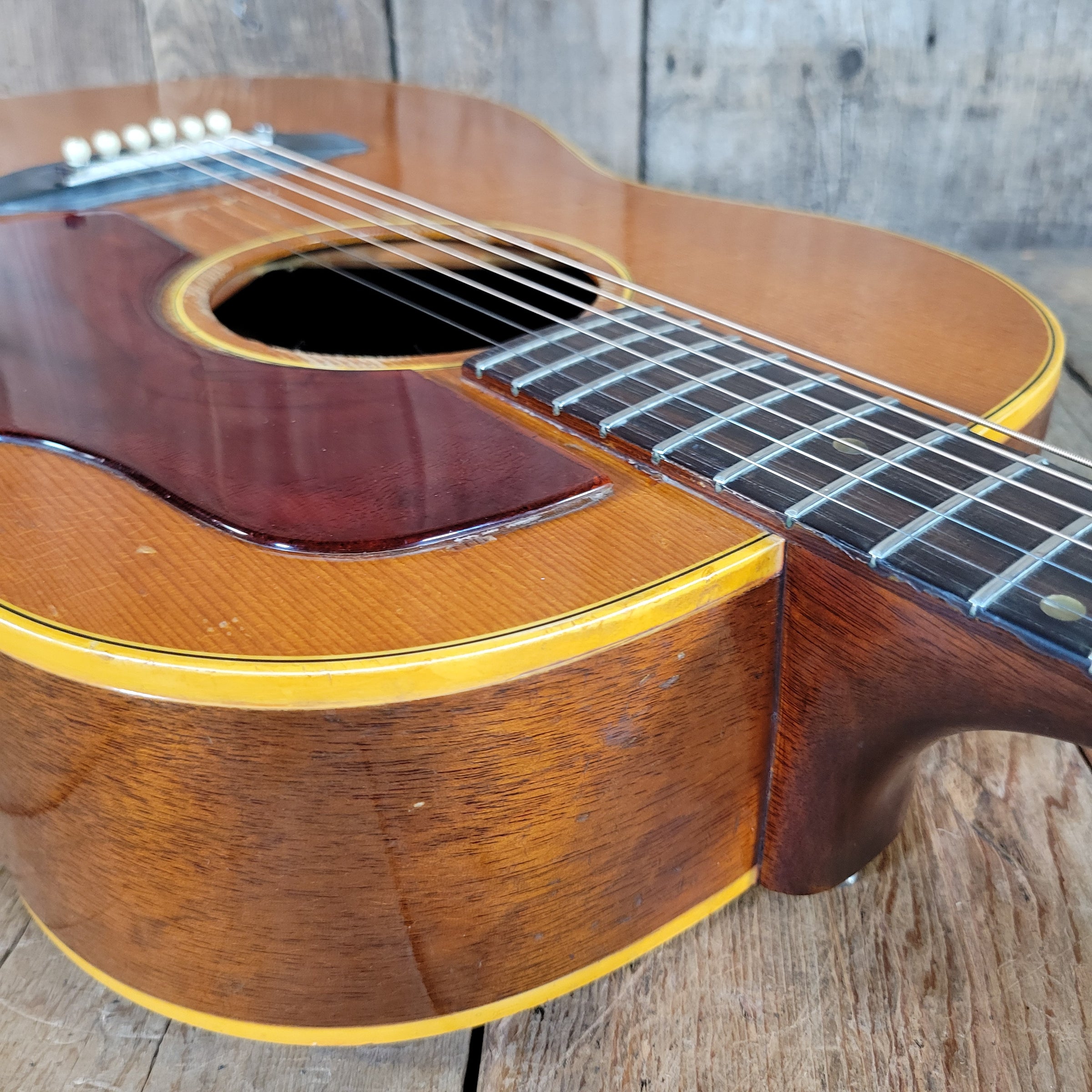 Gibson B-25 N 6 String with 1 11/16" nut