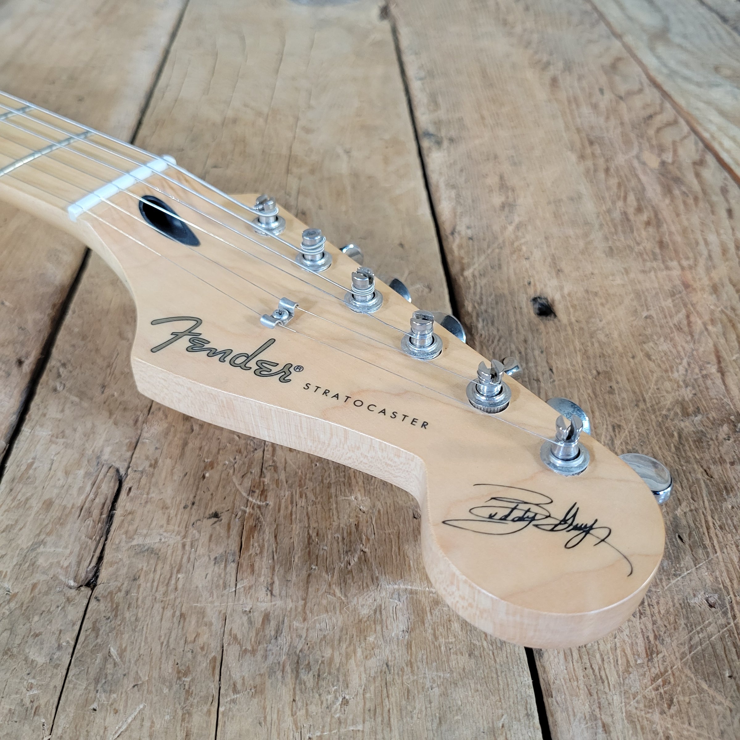 Fender Buddy Guy Standard Stratocaster 2021 MIM w/gig bag